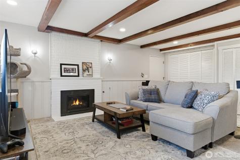 6427 182nd Place SW Lynnwood WA 98037