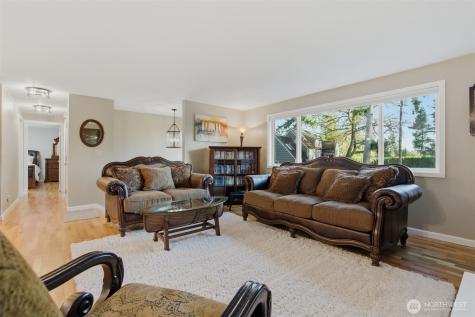 6427 182nd Place SW Lynnwood WA 98037