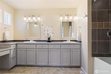 7622 NW Lenox Lane Silverdale WA 98383