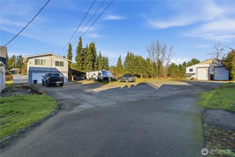 10709 Woodland Avenue E Puyallup WA 98373