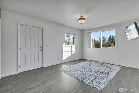 10709 Woodland Avenue E Puyallup WA 98373