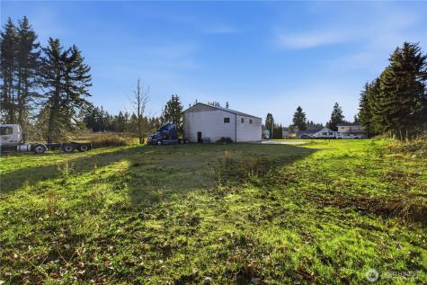 10709 Woodland Avenue E Puyallup WA 98373
