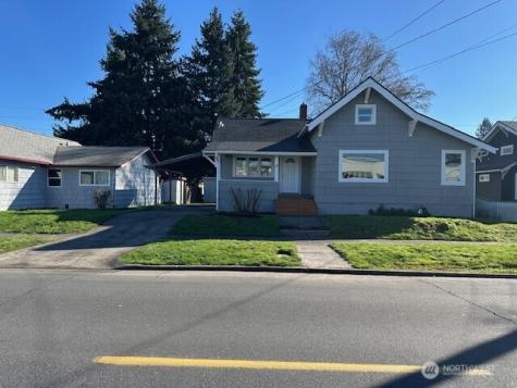 402 S 4th Avenue Kelso WA 98626