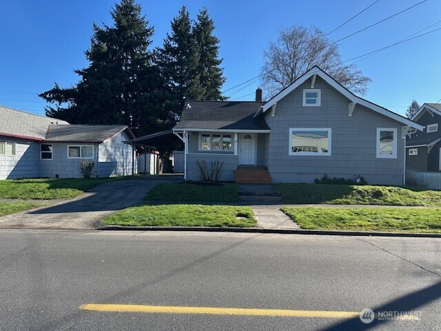 402 S 4th Avenue Kelso WA 98626