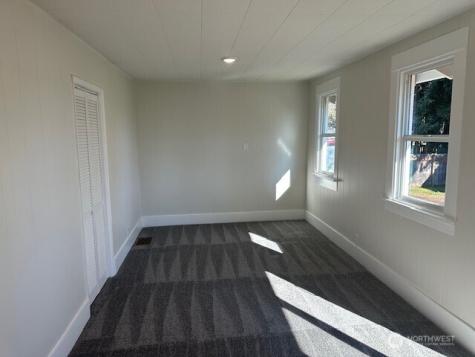402 S 4th Avenue Kelso WA 98626