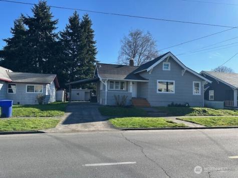 402 S 4th Avenue Kelso WA 98626