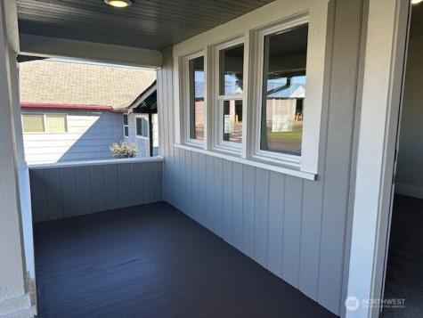 402 S 4th Avenue Kelso WA 98626