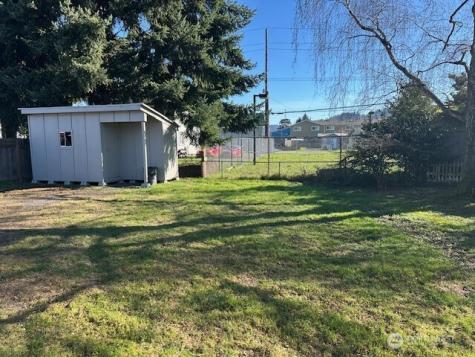 402 S 4th Avenue Kelso WA 98626