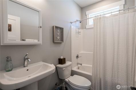 250 Bobcat Lane Chelan WA 98816