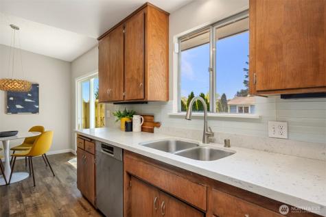 16021 15th Avenue SW Burien WA 98166