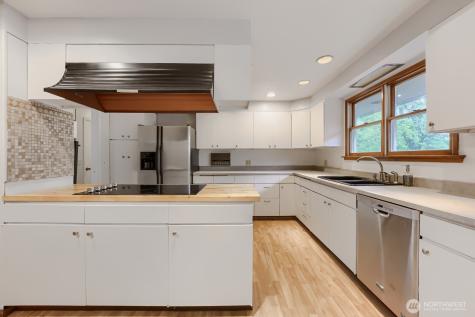 10412 SE 219th Street Kent WA 98031