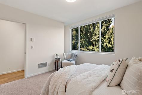 8424 24th Avenue SW Seattle WA 98106