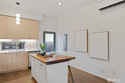 8424 24th Avenue SW Seattle WA 98106