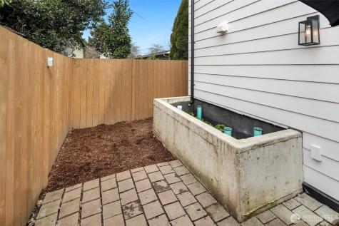 820 S Rose Street Seattle WA 98108