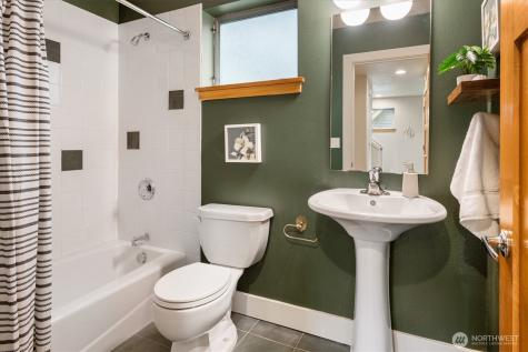 2363 S Mcclellan Street Seattle WA 98144