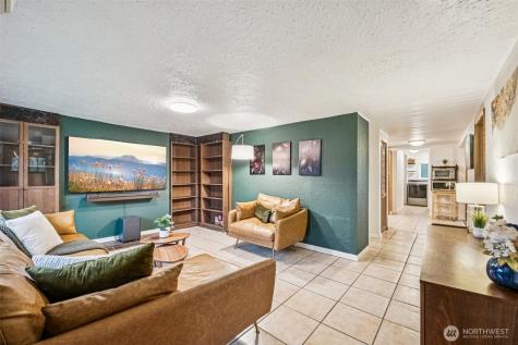 23716 Locust Way Bothell WA 98021