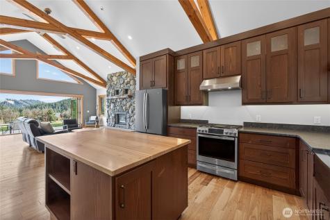 215 Lois Lane Leavenworth WA 98826