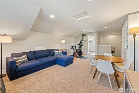 21812 SE 270th Street Maple Valley WA 98038