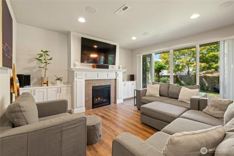 21812 SE 270th Street Maple Valley WA 98038