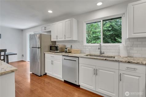 17536 201st Avenue NE Woodinville WA 98077