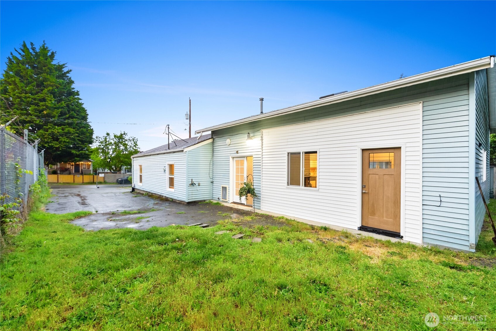 8419 S 116th Seattle WA 98178