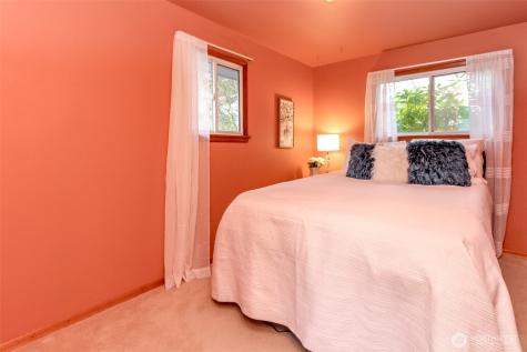 215 E 48th Street Tacoma WA 98404