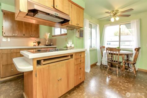 215 E 48th Street Tacoma WA 98404