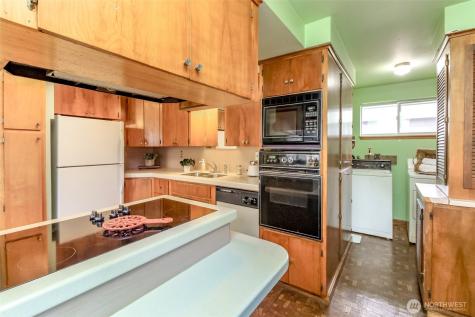 215 E 48th Street Tacoma WA 98404