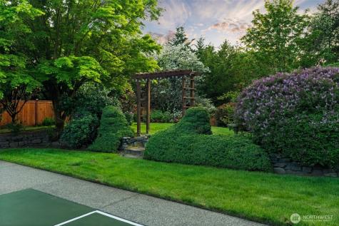 9512 72nd Avenue NW Gig Harbor WA 98332