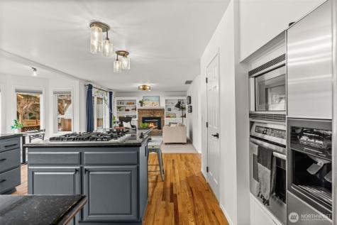 9512 72nd Avenue NW Gig Harbor WA 98332