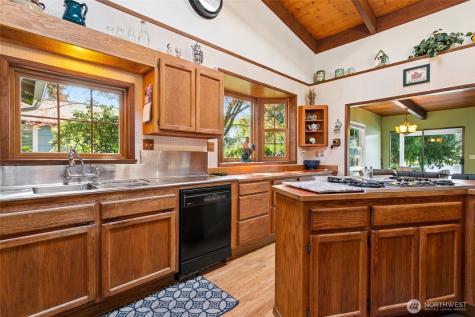 2207 S 304th Street Federal Way WA 98003