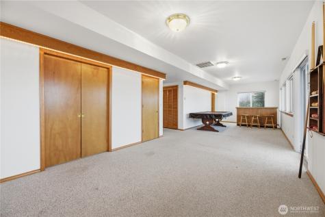 1924 5th Street SE Puyallup WA 98372