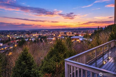 1924 5th Street SE Puyallup WA 98372