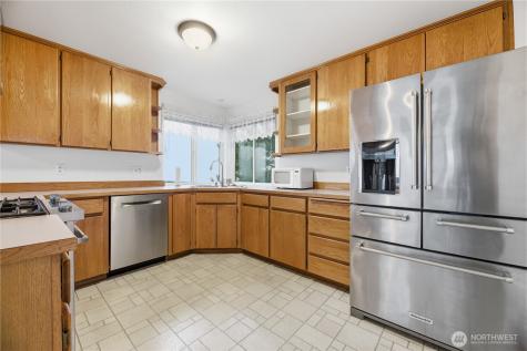 1924 5th Street SE Puyallup WA 98372