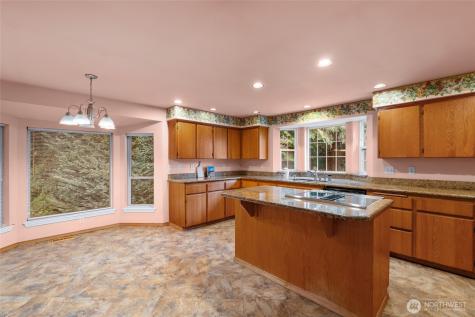 12602 118th Street Court E Puyallup WA 98374