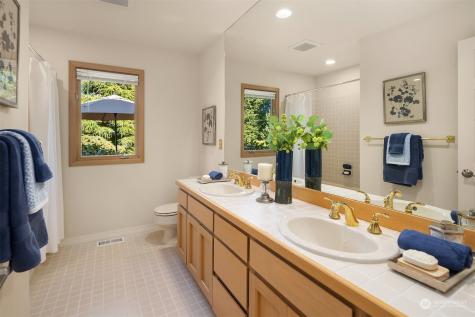 7430 80th Place Se Mercer Island WA 98040