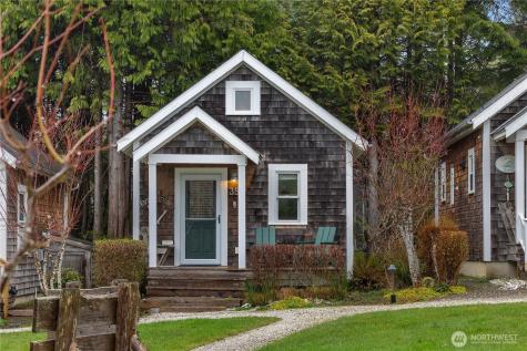 35 Beach Cabin Lane Pacific Beach WA 98571