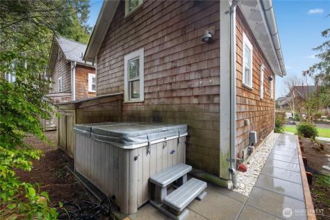 35 Beach Cabin Lane Pacific Beach WA 98571