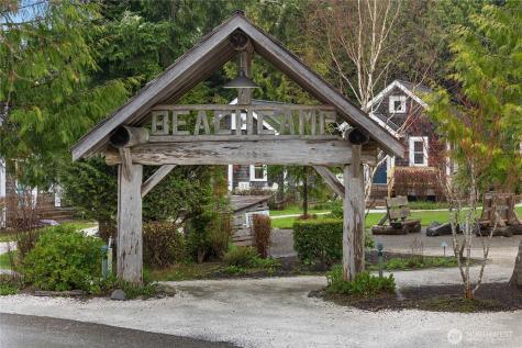 35 Beach Cabin Lane Pacific Beach WA 98571