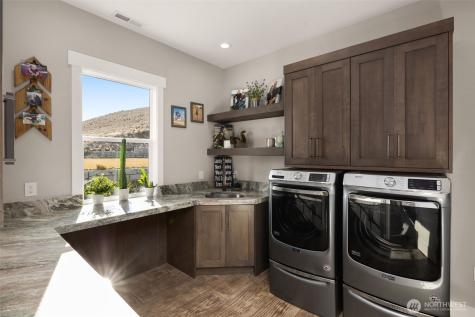 56 Spring Valley Road Rock Island WA 98850