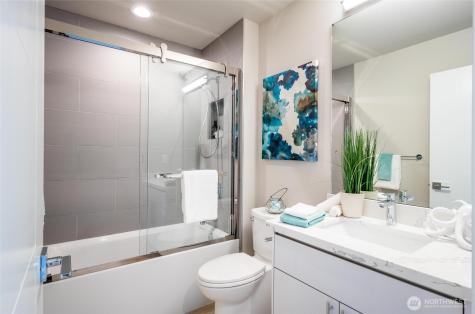 527 S Cloverdale Street Seattle WA 98108
