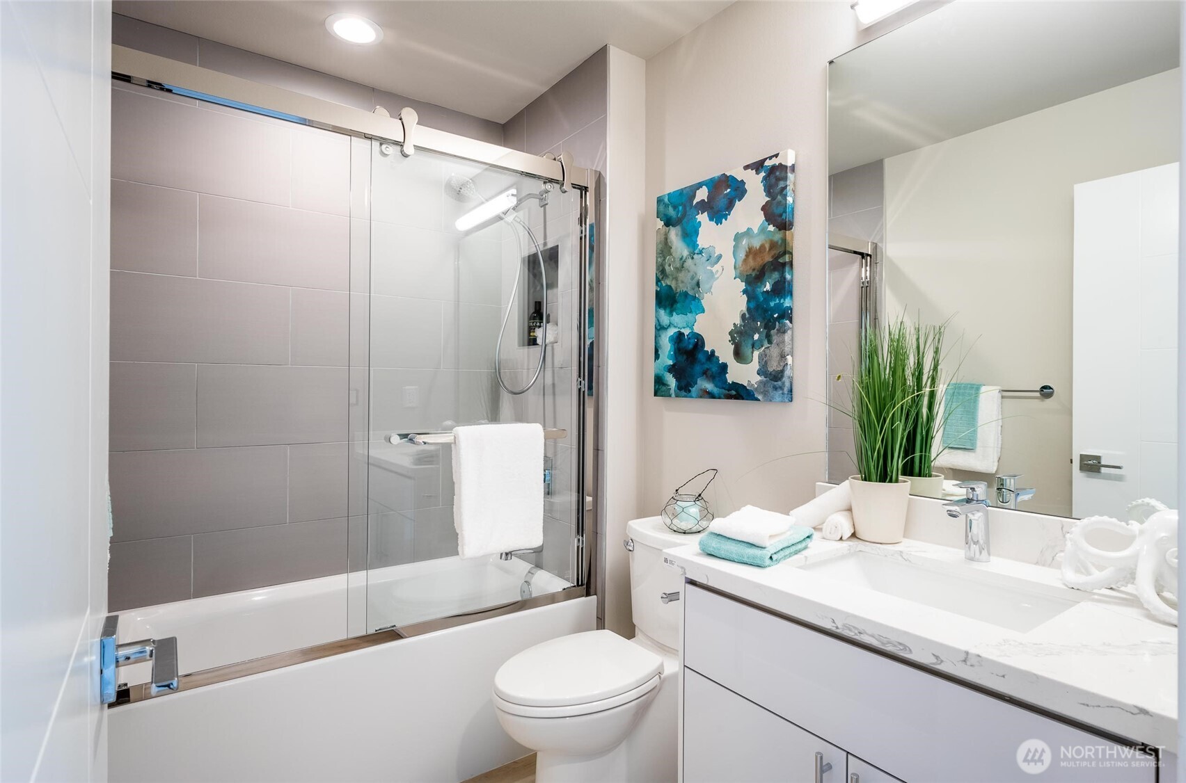 527 S Cloverdale Street Seattle WA 98108