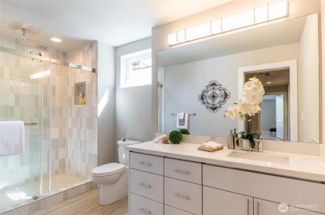 527 S Cloverdale Street Seattle WA 98108