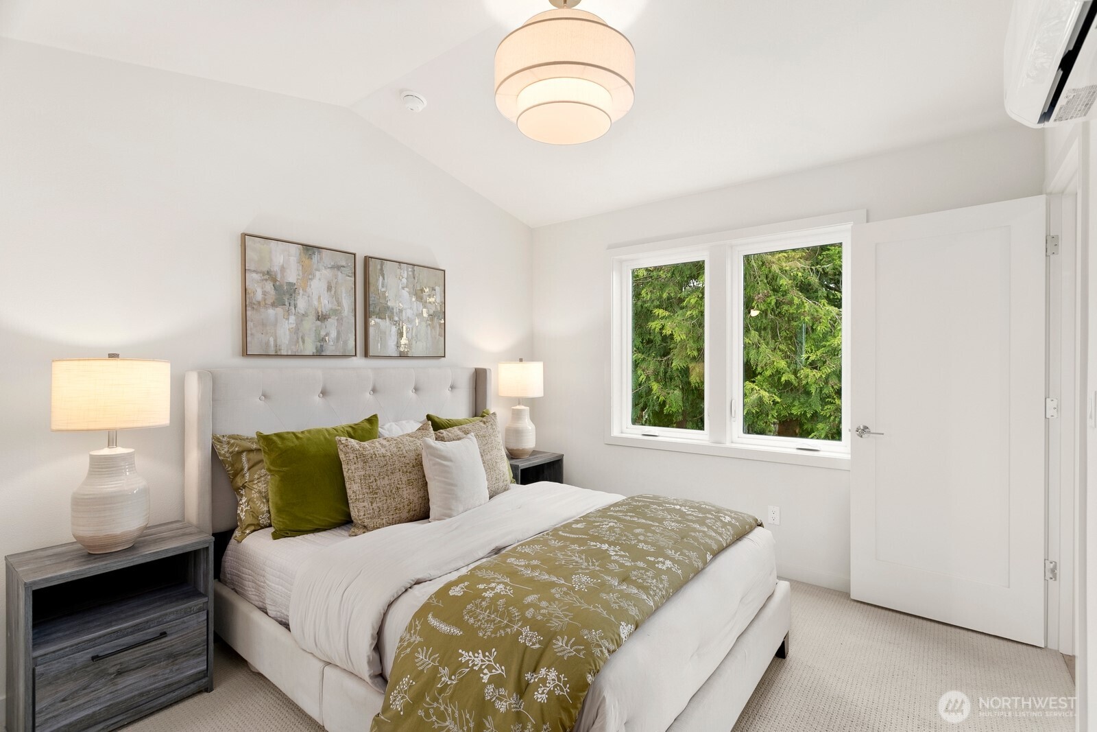 2817 W Bertona Street Seattle WA 98199