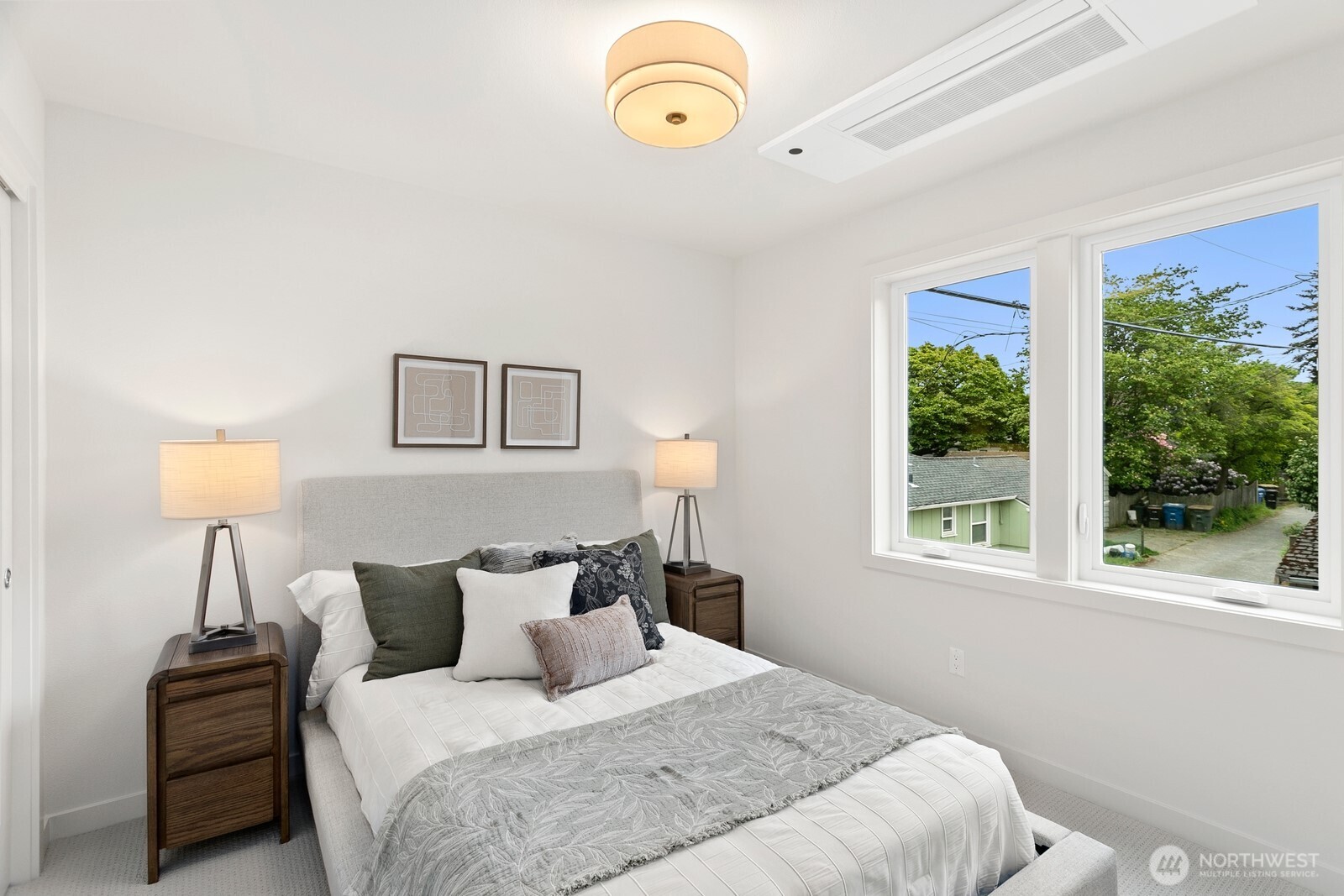 2817 W Bertona Street Seattle WA 98199