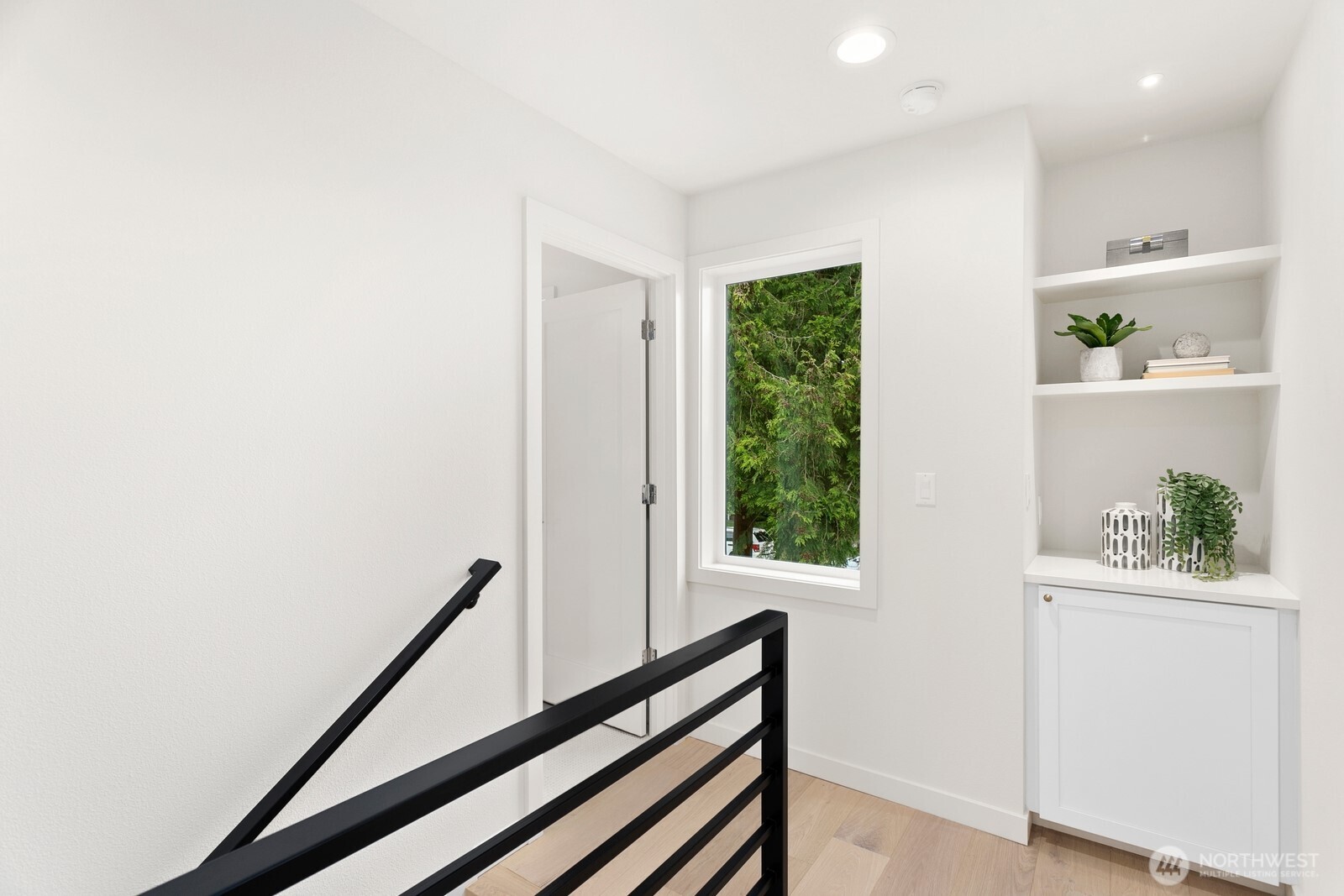 2817 W Bertona Street Seattle WA 98199
