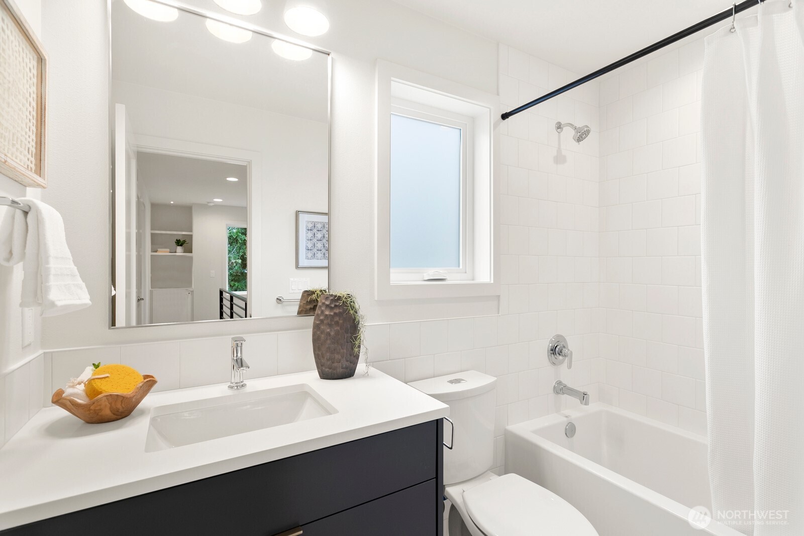 2817 W Bertona Street Seattle WA 98199