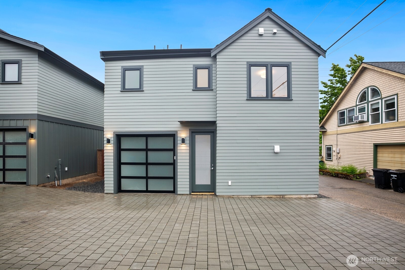 2817 W Bertona Street Seattle WA 98199