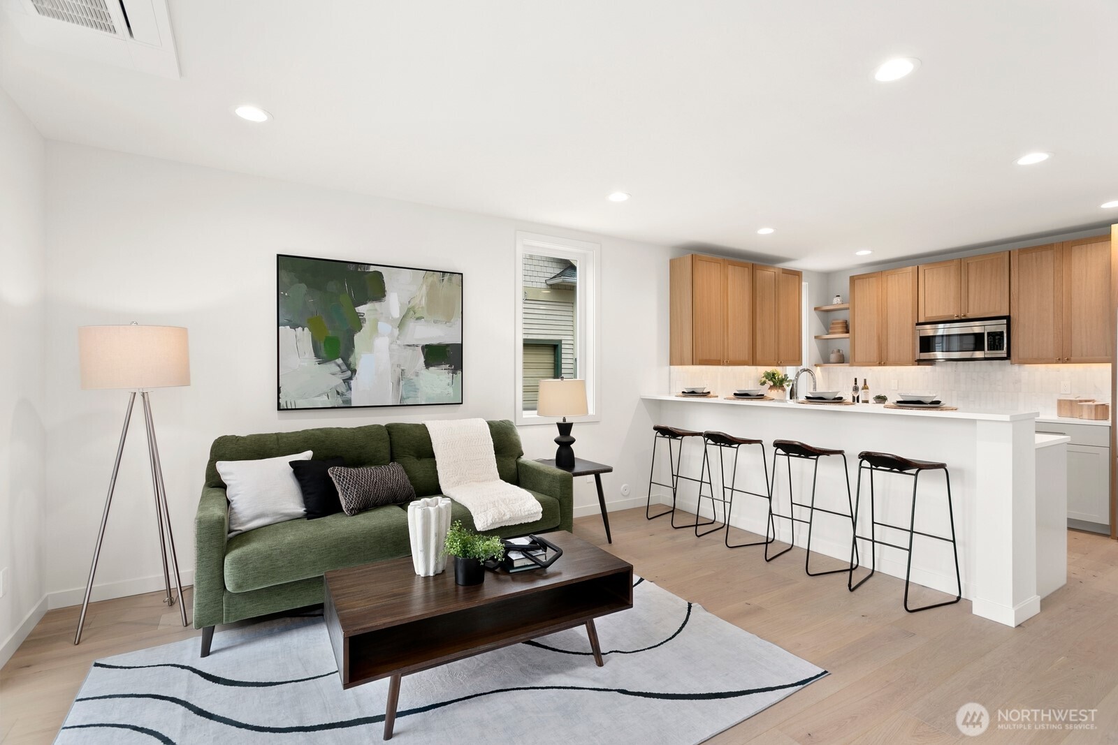 2817 W Bertona Street Seattle WA 98199