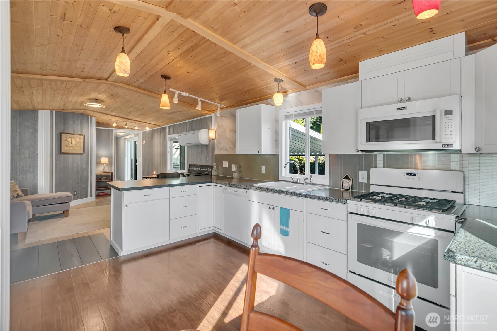 2302 SE R Street Auburn WA 98002